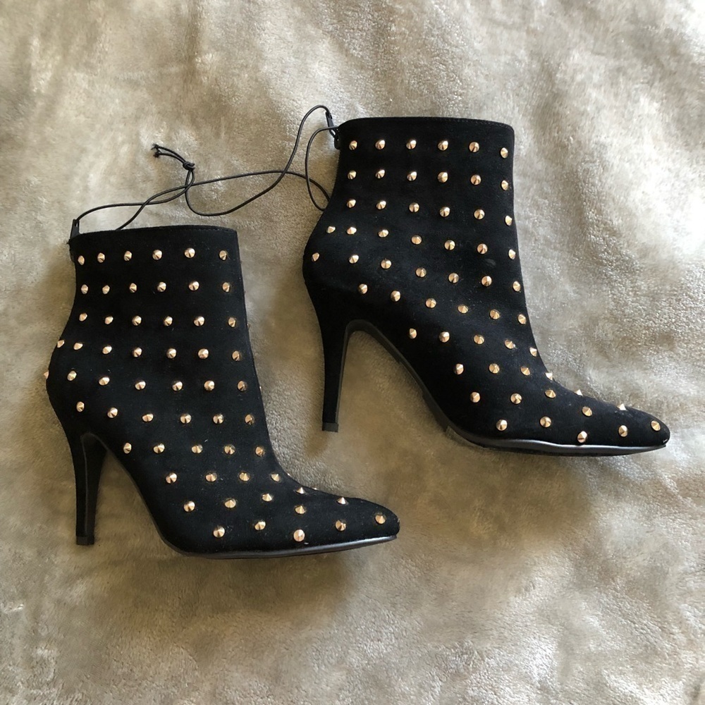 FOREVER 21 black gold stud ankle boots size 5.5 never been worn